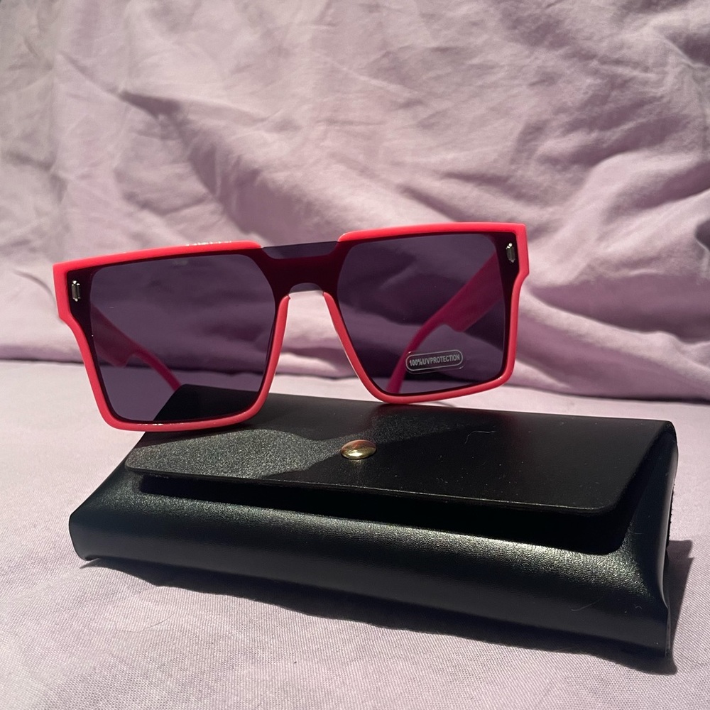 BNWT Bubblegum Pink Sunglasses